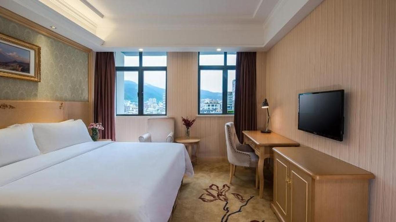 Vienna Hotel Shenzhen Longhua Qinghu Road