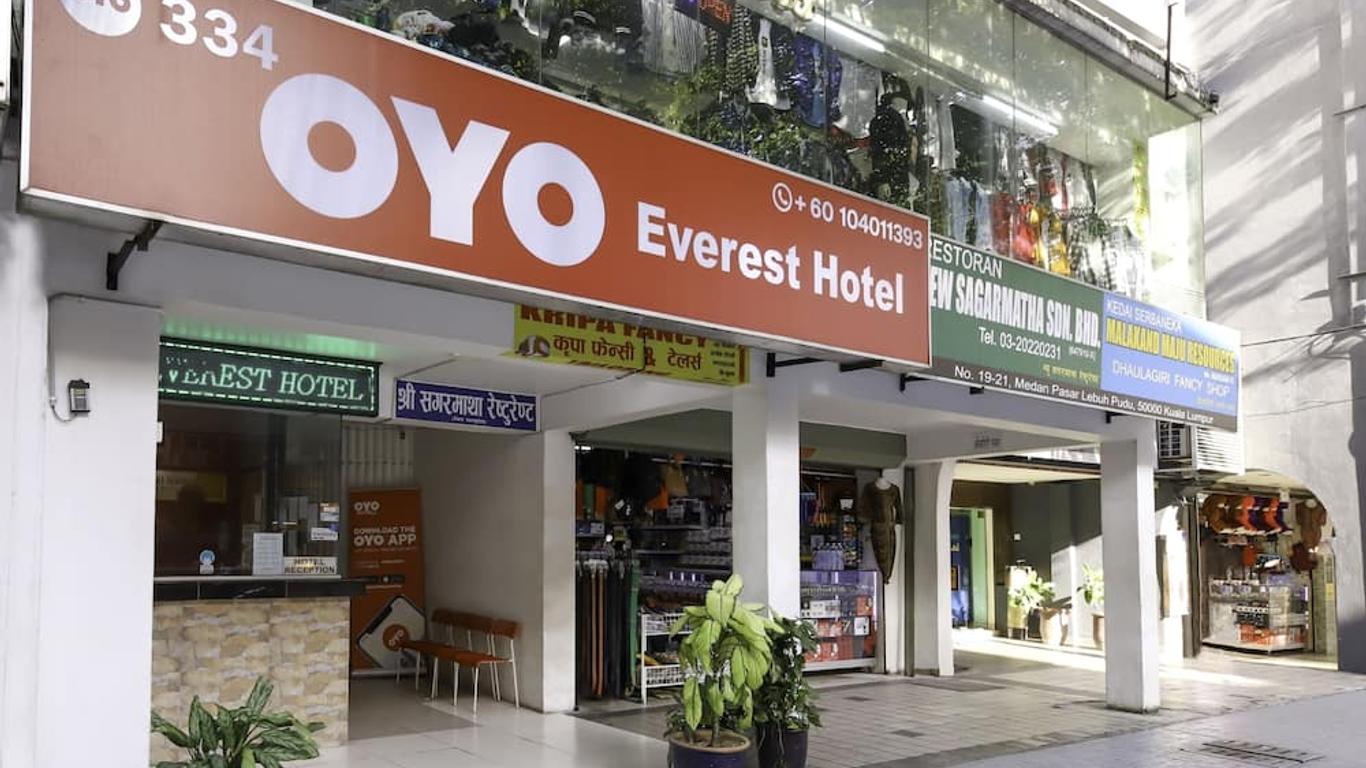 OYO 334 Everest Hotel