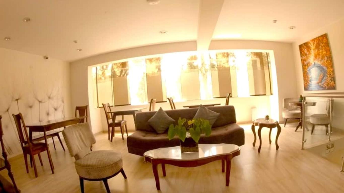 Hotel Esencia Suites