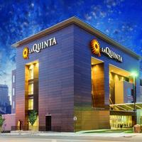 La Quinta Inn and Suites by Wyndham Orlando IDrive Theme Parks