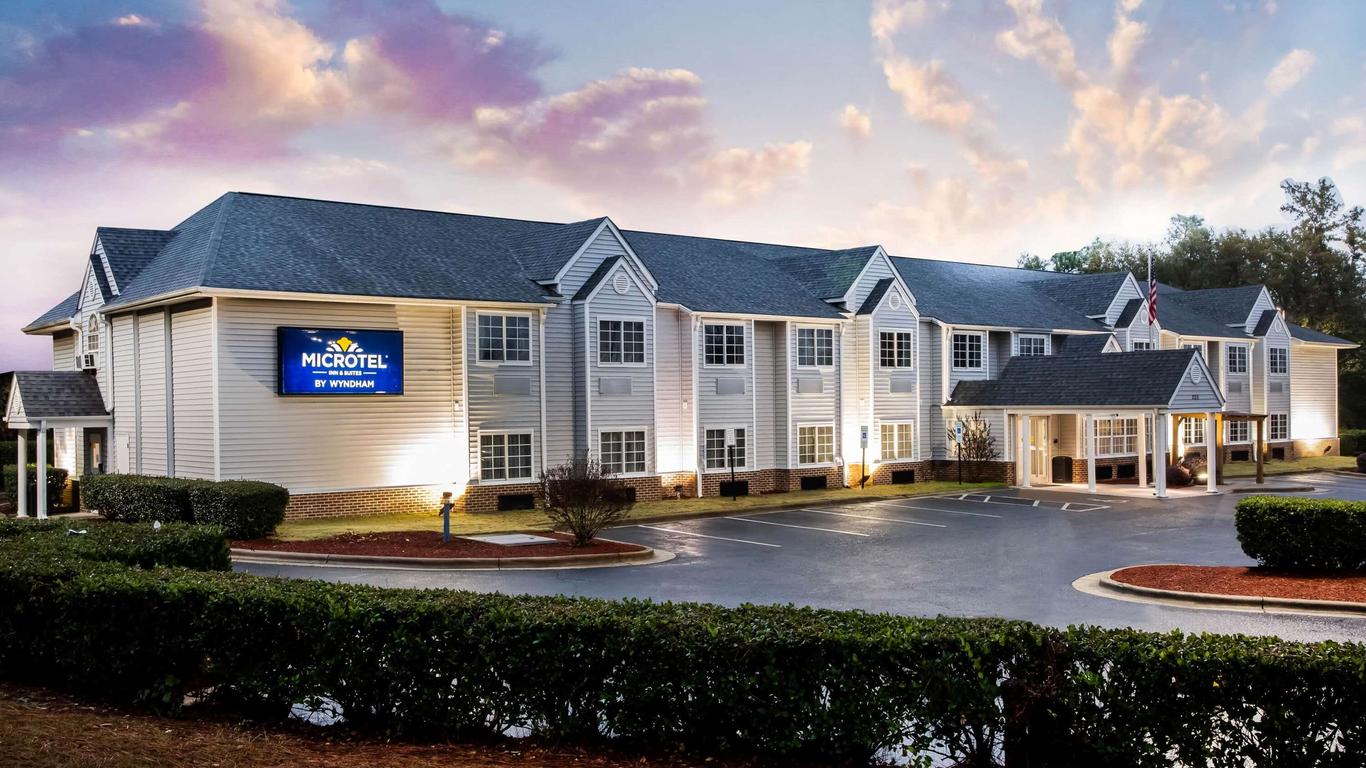 Microtel Inn & Suites by Wyndham Southern Pines / Pinehurst