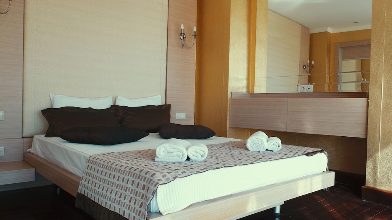 Roxx Suite Deluxe & Spa Hotel