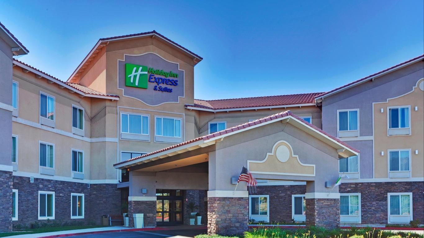 Holiday Inn Express & Suites Beaumont - Oak Valley