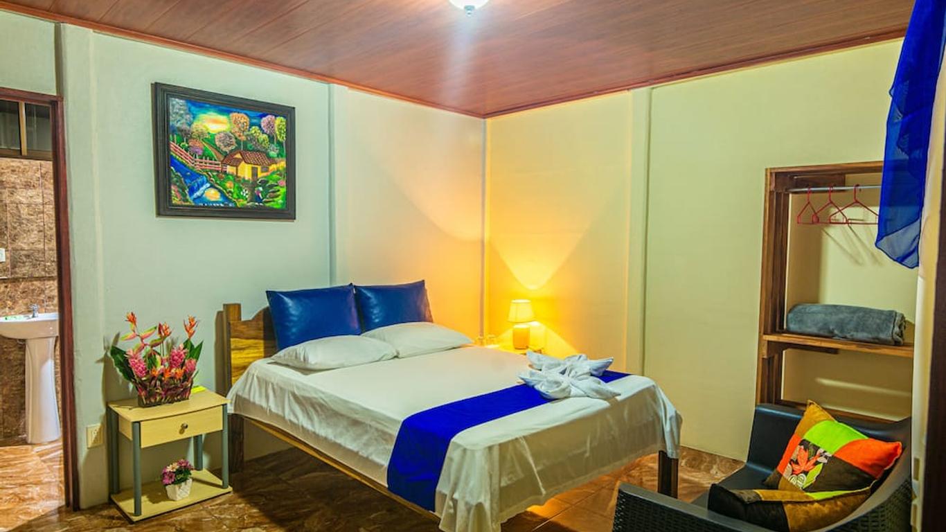 Rio Celeste Springs Blue Lodge