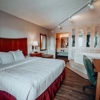 Lamplighter Inn & Suites - North