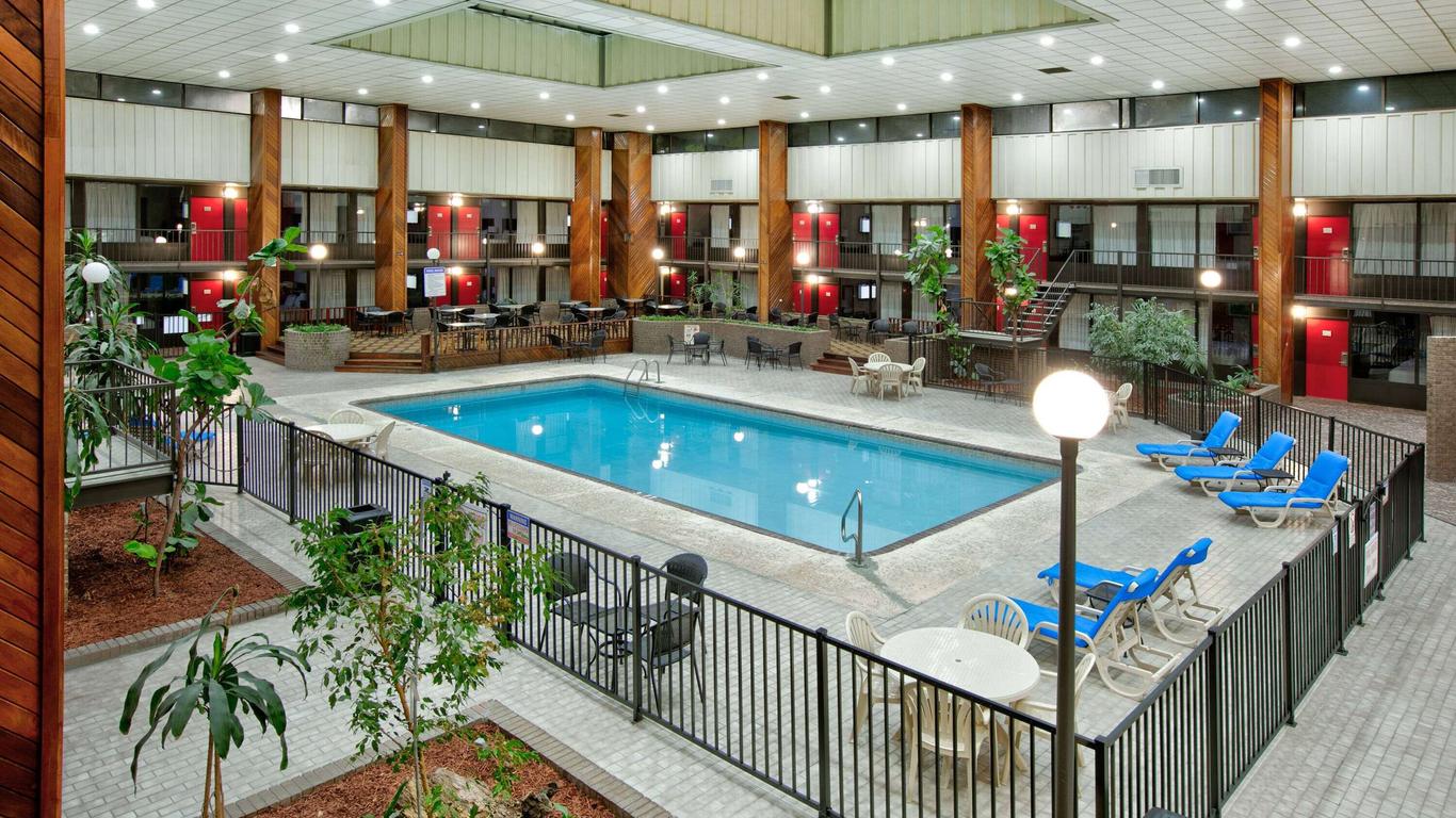 Ramada by Wyndham Diamondhead I-10/Gulfport