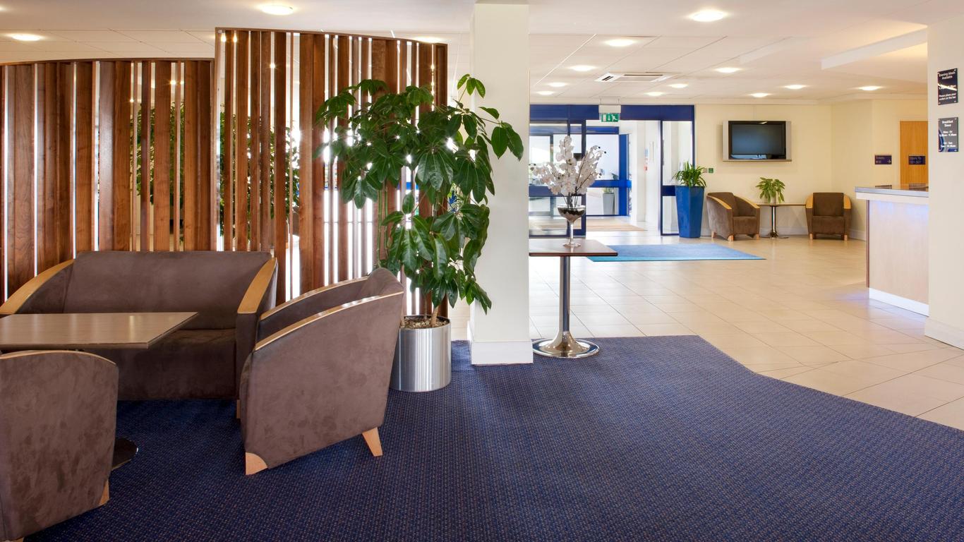 Holiday Inn Express Cardiff Airport