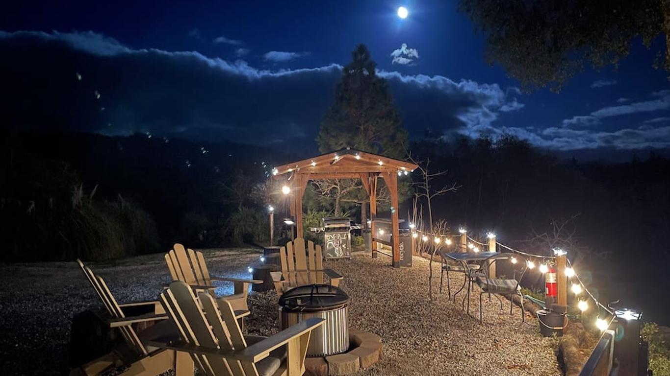 Sierra Mountain Lodge - Vacation Rentals - Yosemite