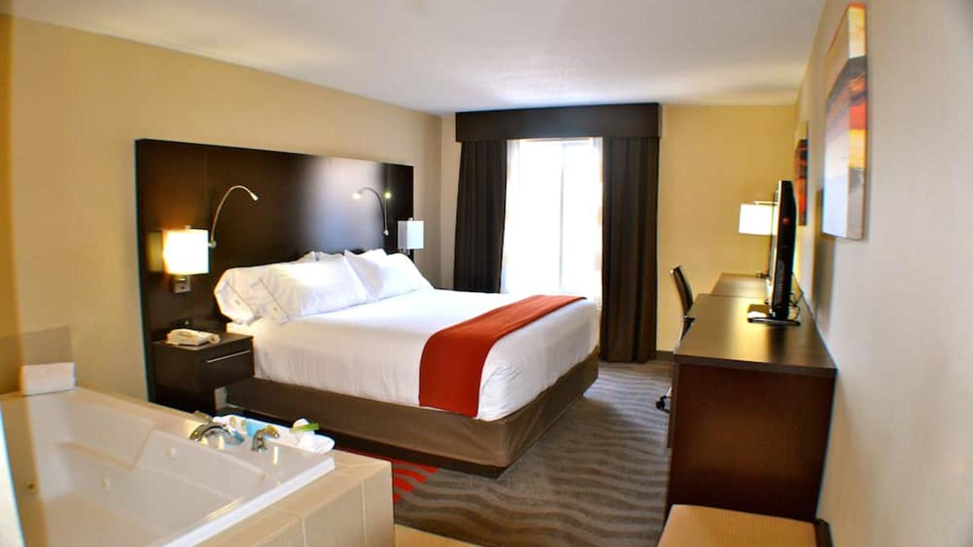 Holiday Inn Express & Suites Waterford