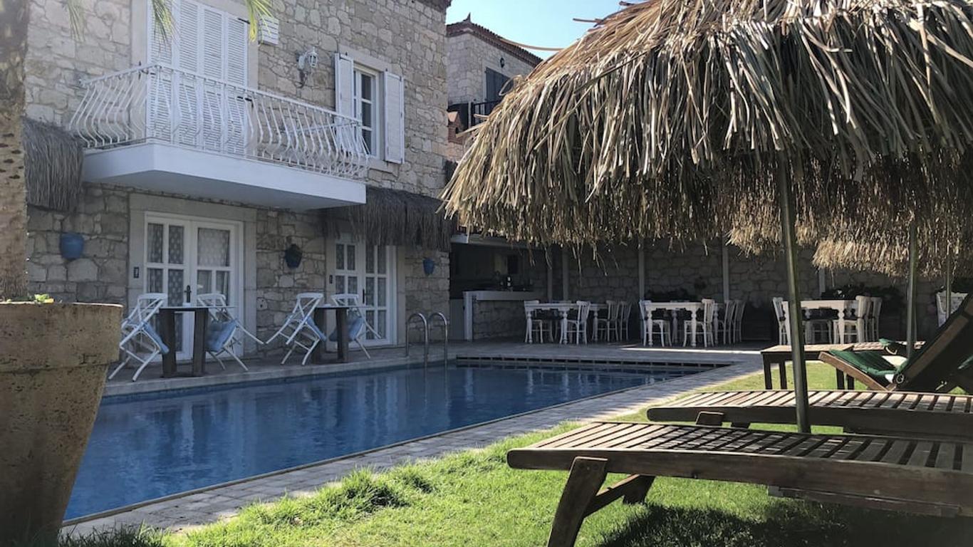 Alacati Roka Tas Otel