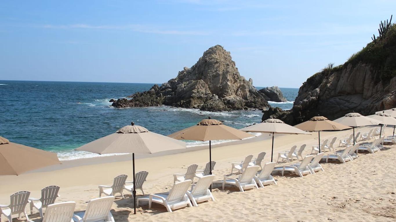 Isla Natura Beach Huatulco