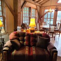 Beautiful Honeymoon Cottage close to Manchester Vermont. {Manchester Center}