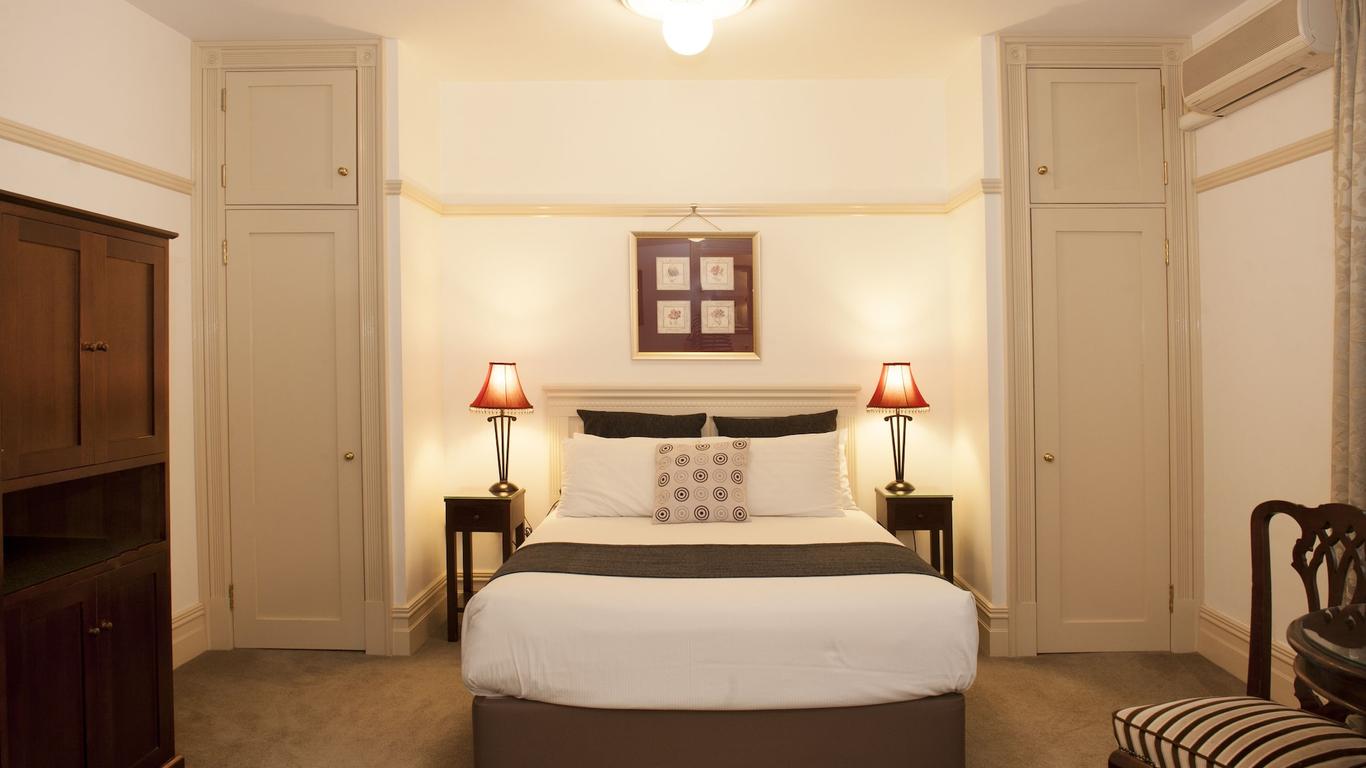 Cobb & Co Court Boutique Hotel