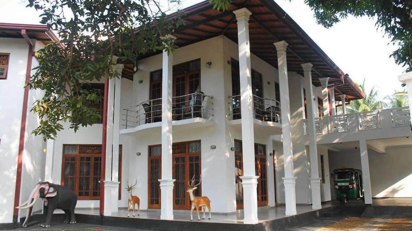 Mahakumara White House Hotel