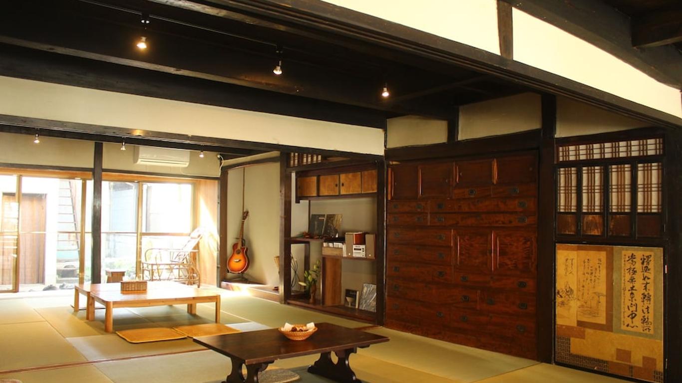 The Hostel & Tatami Bar Uchikobare