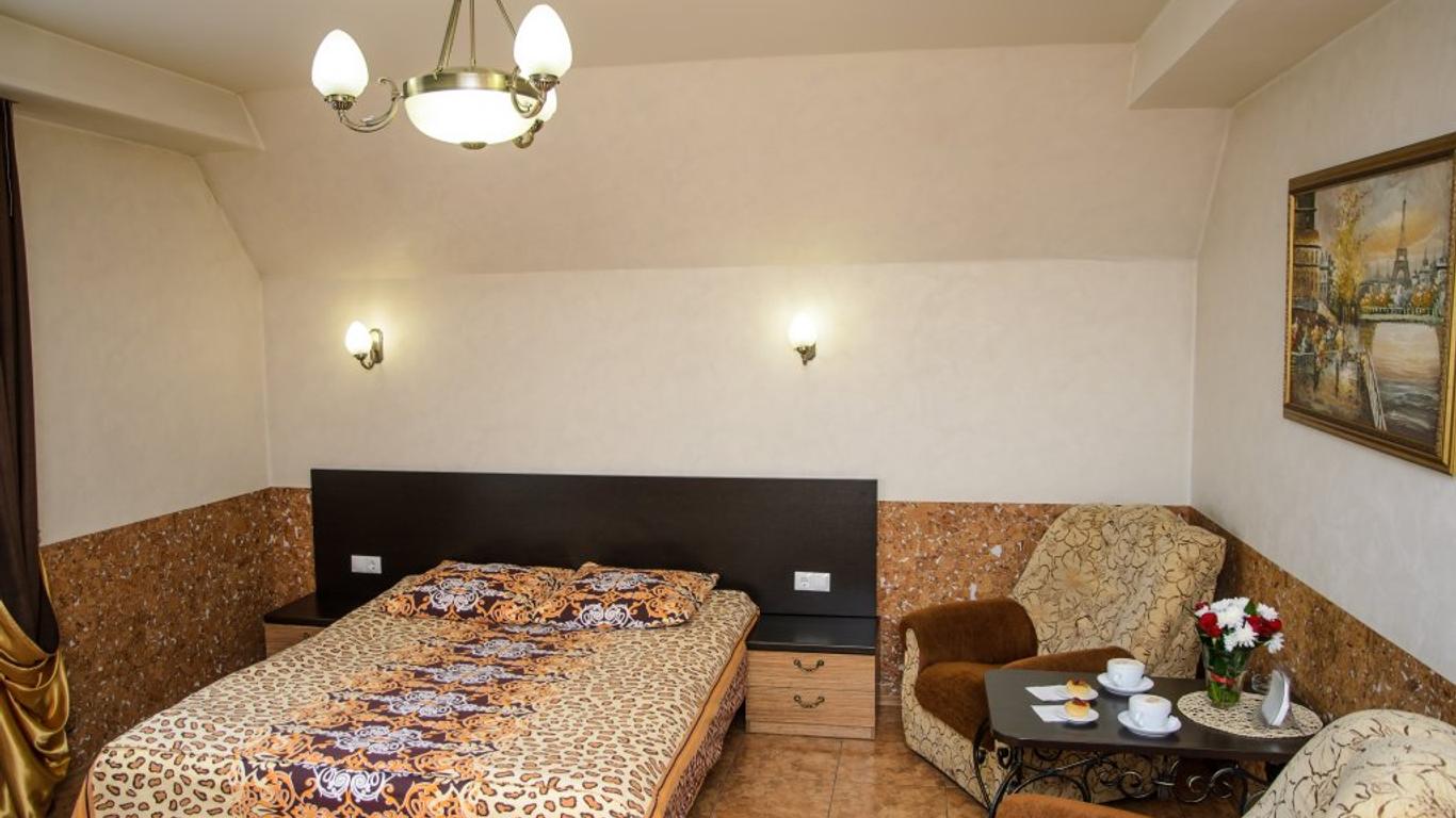 Erunin Hotels Group, Tolstogo 77