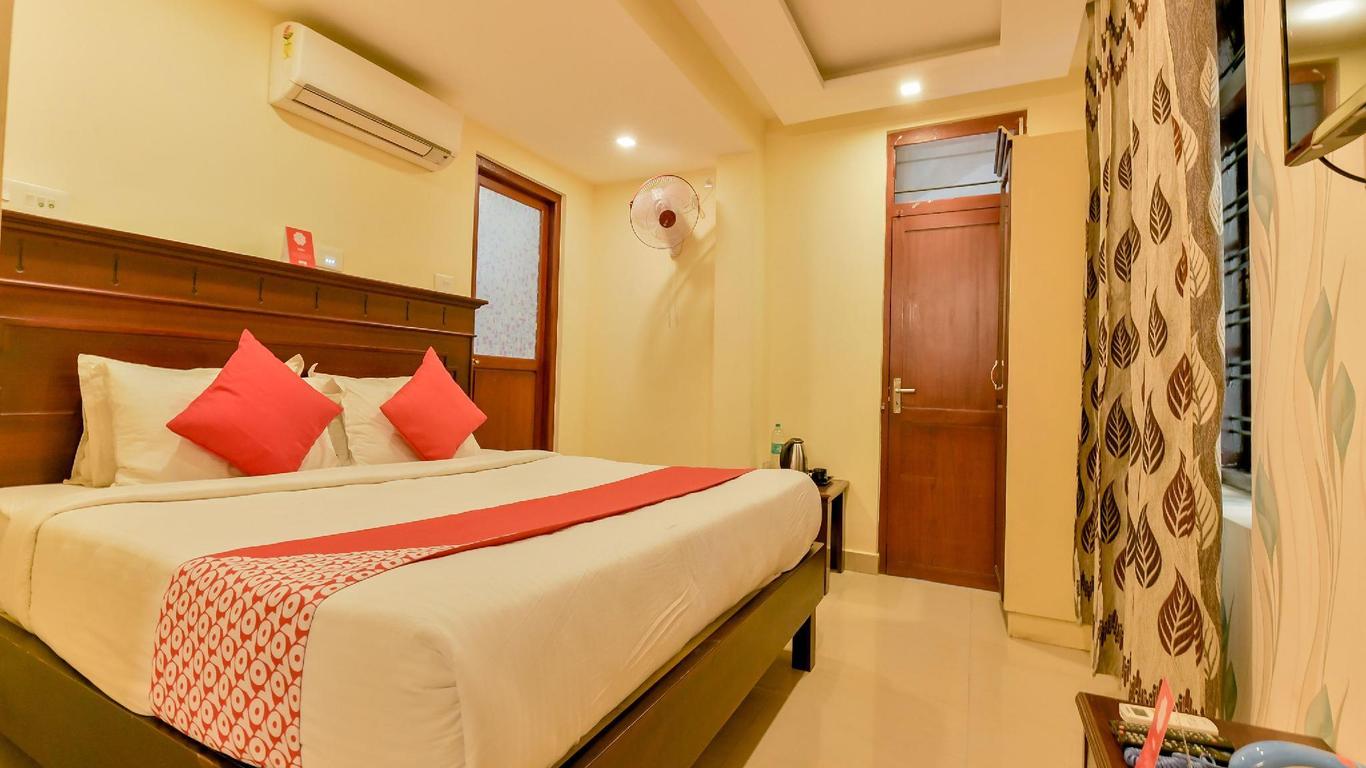 Oyo 8214 Malabar Plaza Residency 1