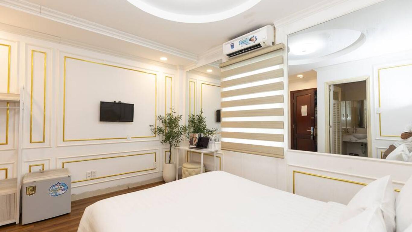 Quy Hung Hotel Central