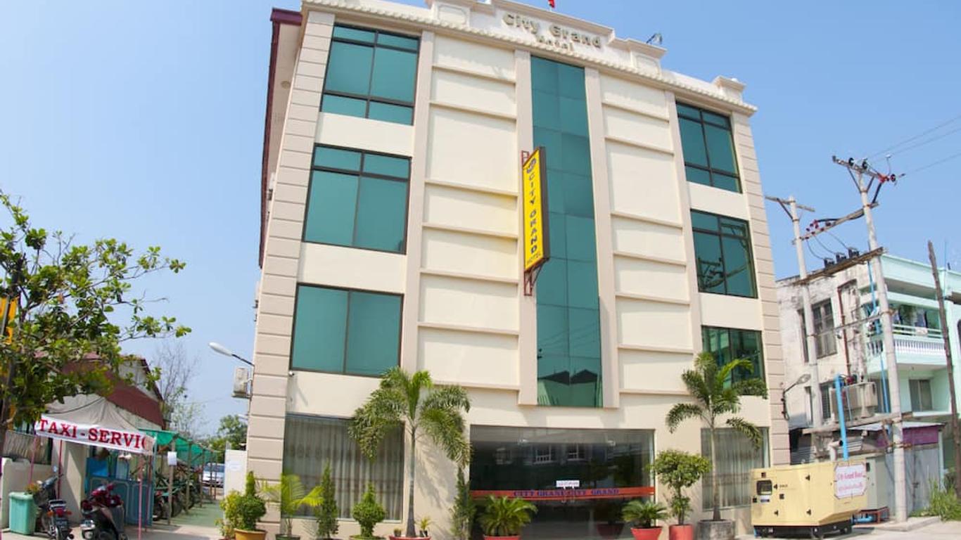 City Grand Hotel