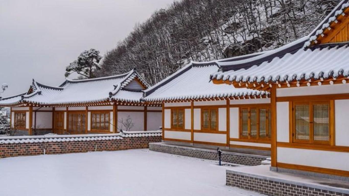 Yongin Hanok Pension Sujindang