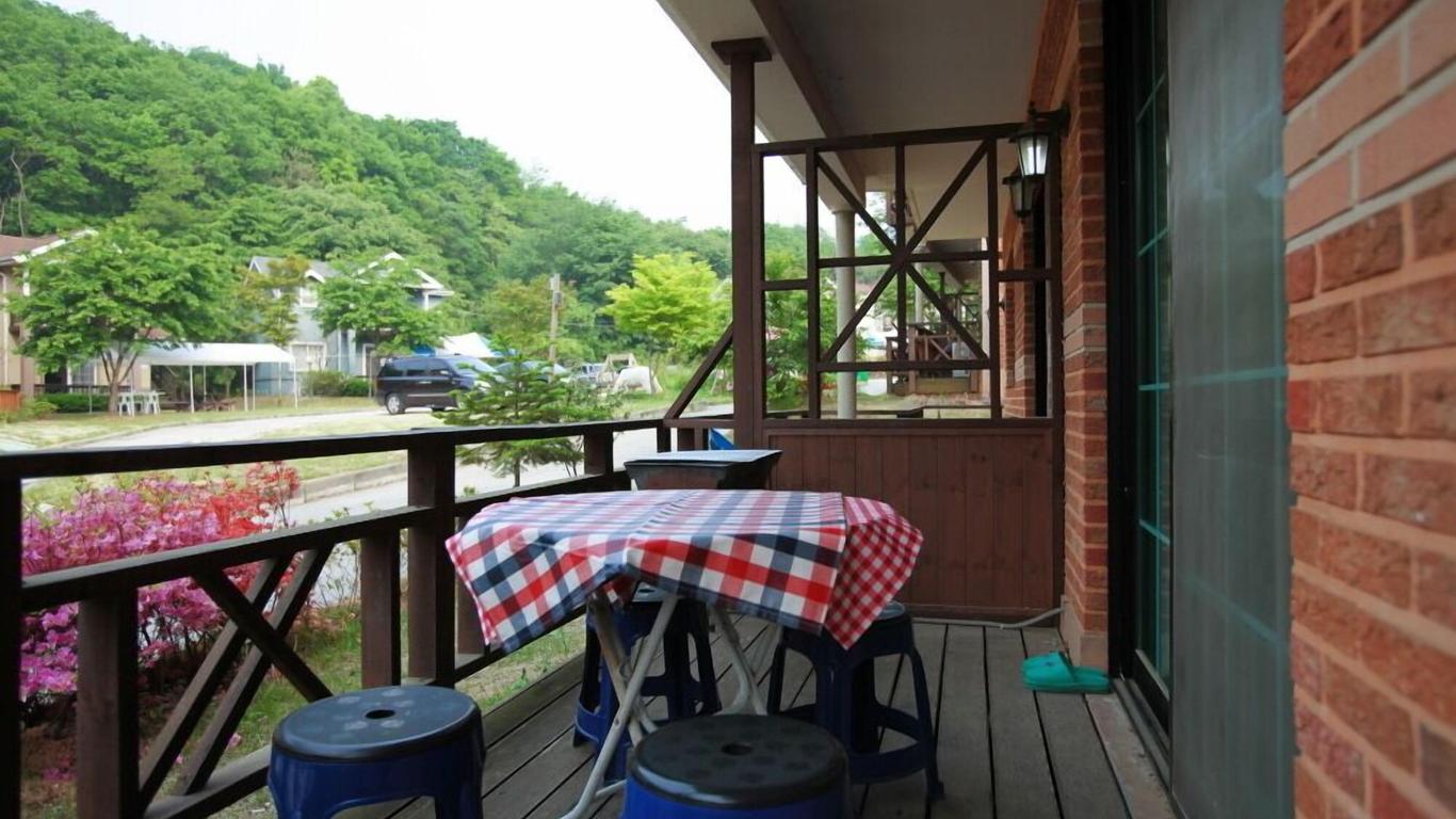 Yongin Hwangto Green Village Pension