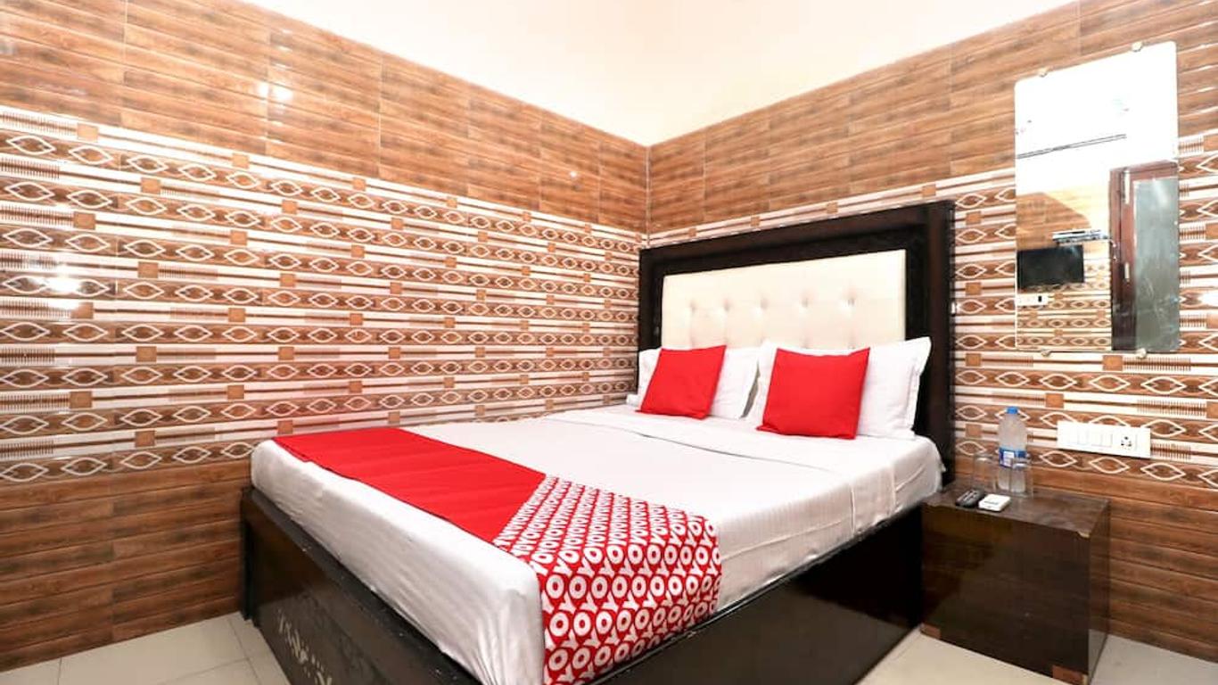 OYO 35497 Hotel Kapoor Residency