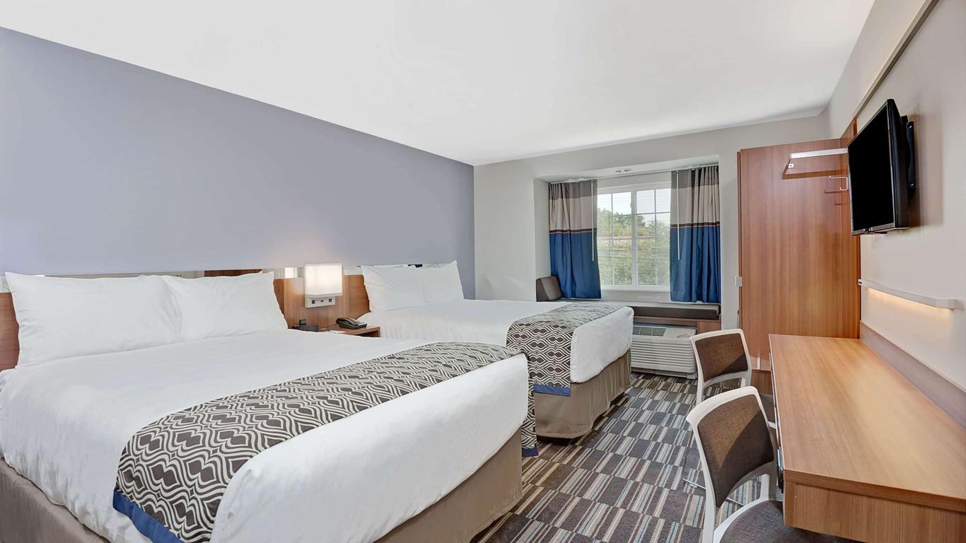 Microtel Inn & Suites by Wyndham Philadelphia Airport Ridley