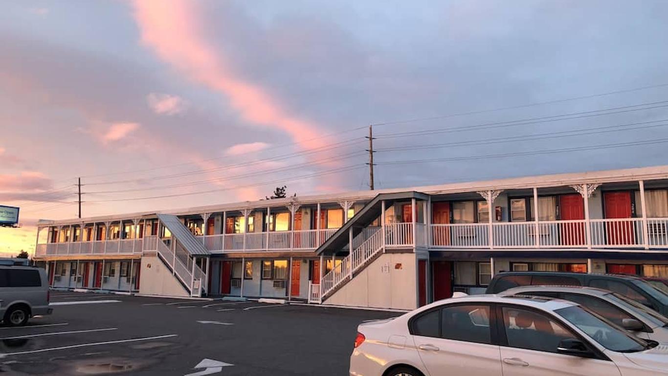 New Sea Breeze Motel