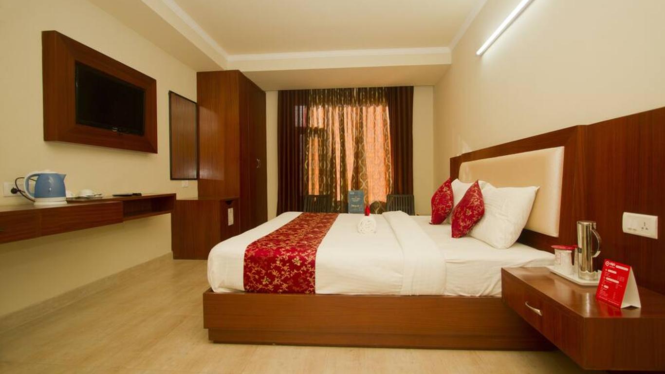 OYO 2943 Hotel Eco Groves