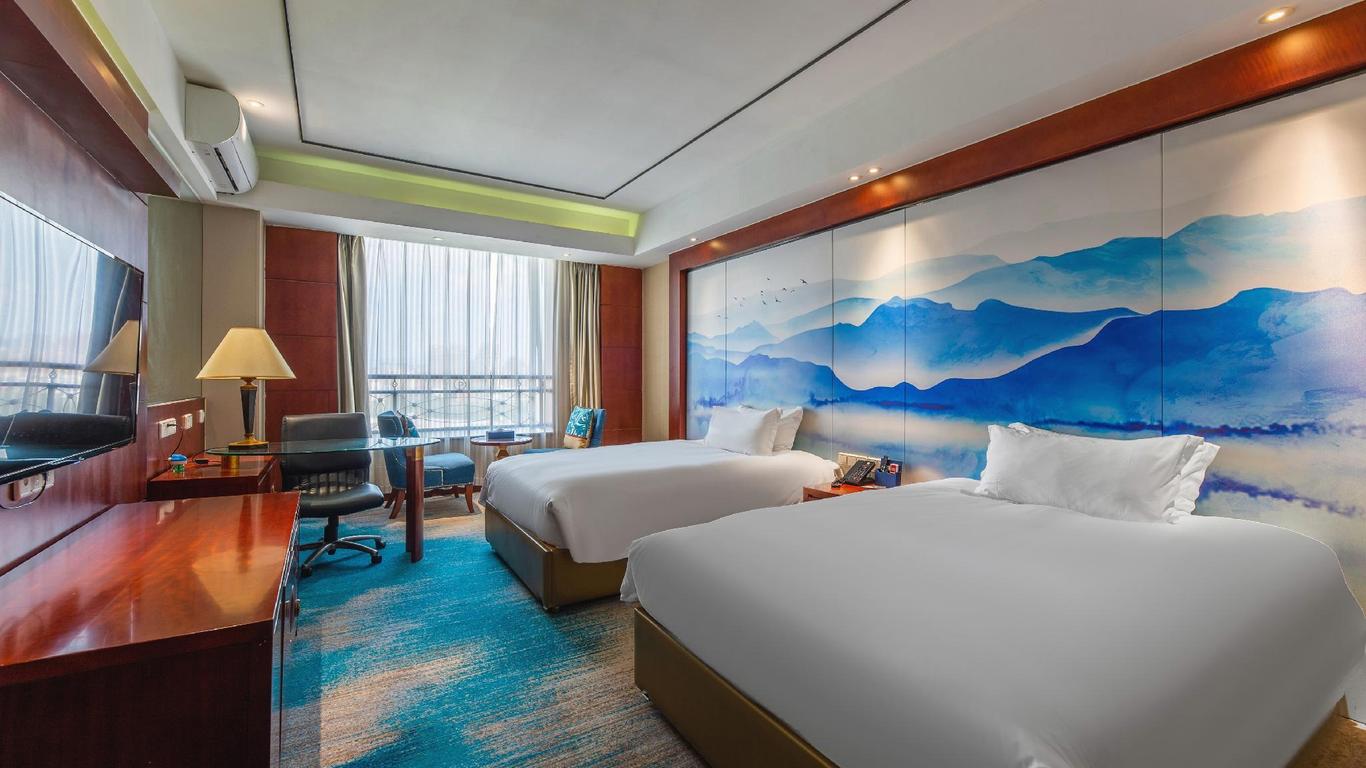 Starway Hotel Nanchang Honggu Middle Avenue Qiushui Square