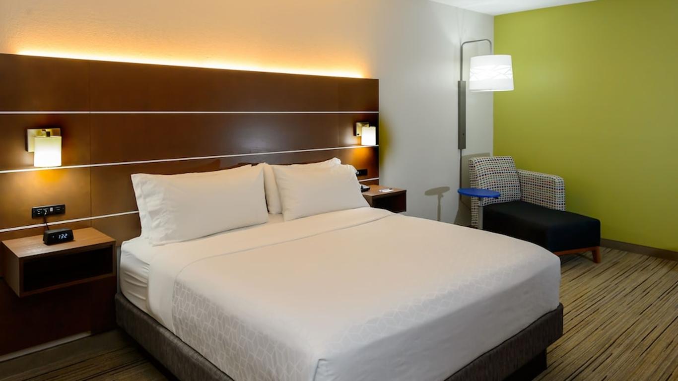 Holiday Inn Express Hillsborough (Durham Area)