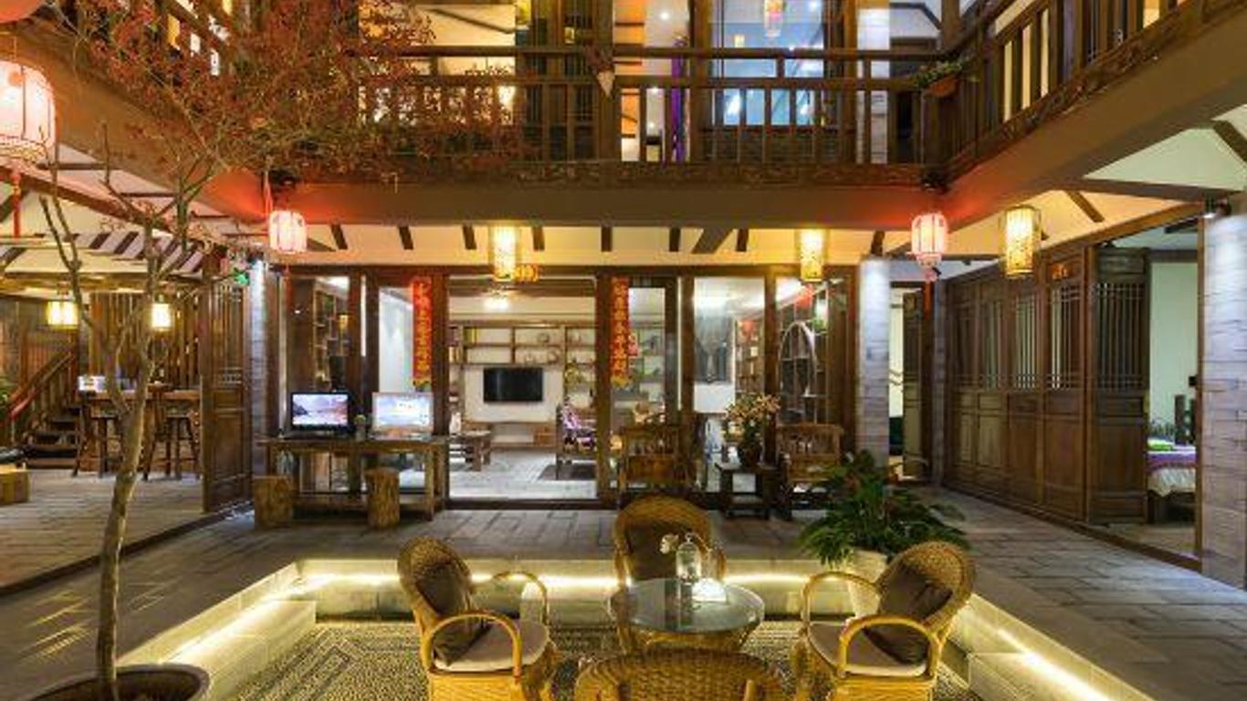 Binjia Boutique Inn (Lijiang Ancient City Dashuiche Branch)