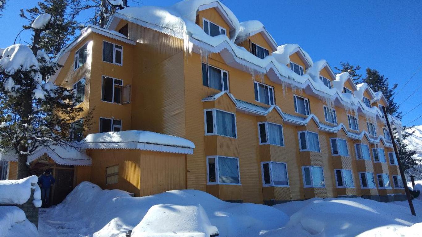 Hotel Zahgeer Continental Gulmarg